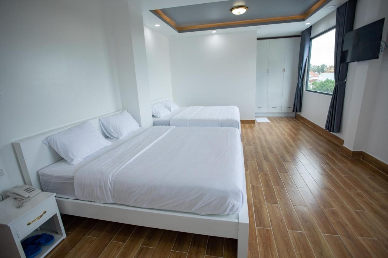 Aoc Hotel Cao Lanh Bagian luar foto